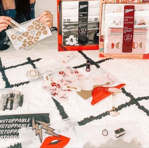 Makeup And Accessory Bags, Contain The Clutter, Use in Gym, Airport, Poolside - Picture 7 of 7